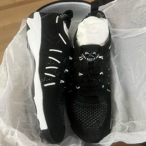 Nfinity Women's Flyte Cheer Stunt Shoe Sneaker Black